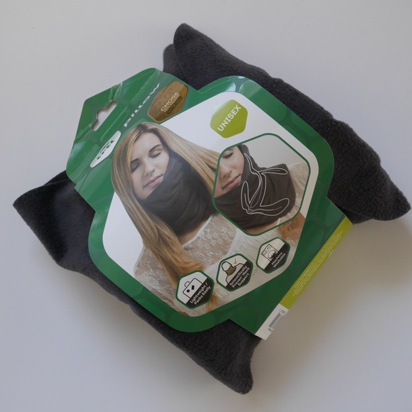 Trtl travel neck pillow in gray - Picture 4 of 4